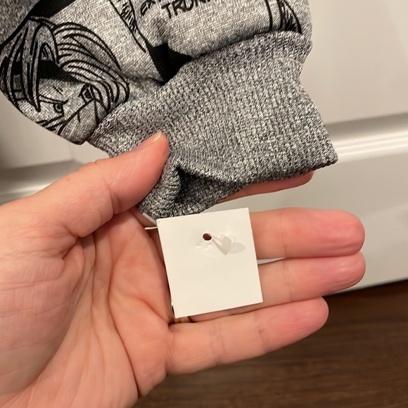 Kids size 6 Spanish comic book sweatshirt - Picture 4 of 7